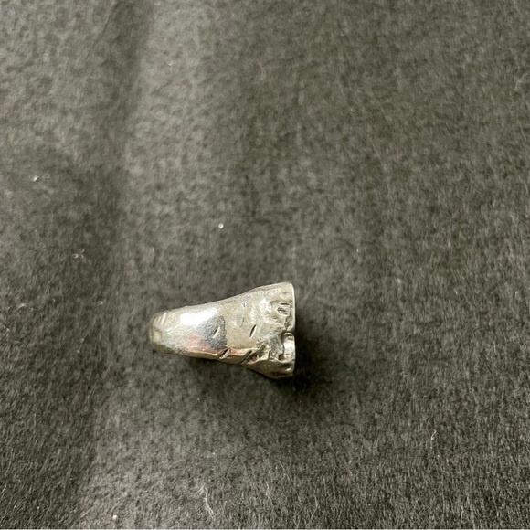 Silver butterfly Ring lox and chain - Picture 2 of 5